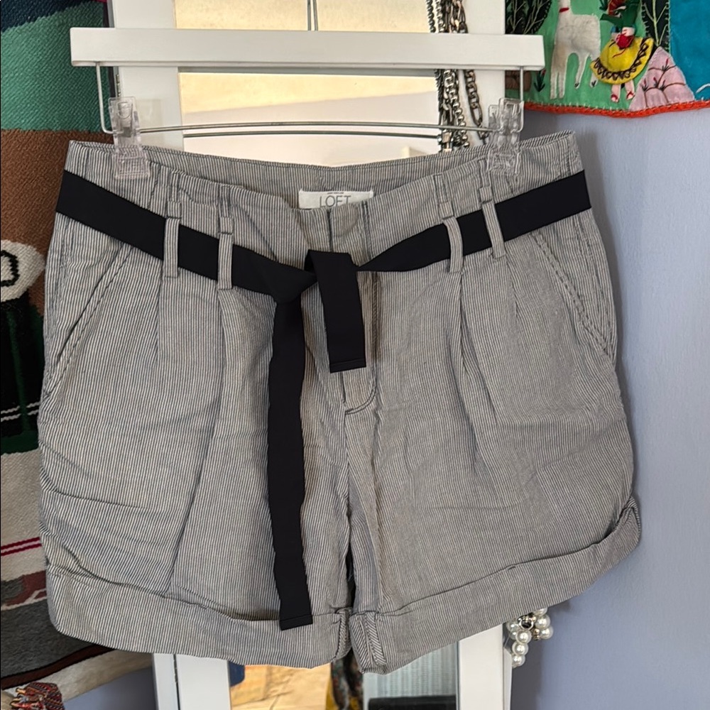 LOFT Women's Gray Shorts with Black Belt
